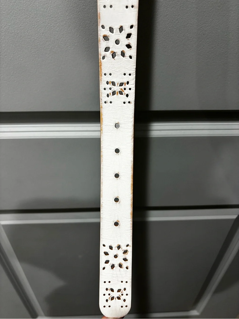 OLD TREND Blooming crocus Leather Belt in white NWOT